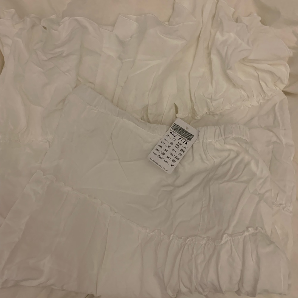 new brandy melville izzy skirt